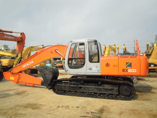 6.5L Przemieszczenie Japonia Hitachi EX200-5 Używana koparka gąsienicowa dostawca